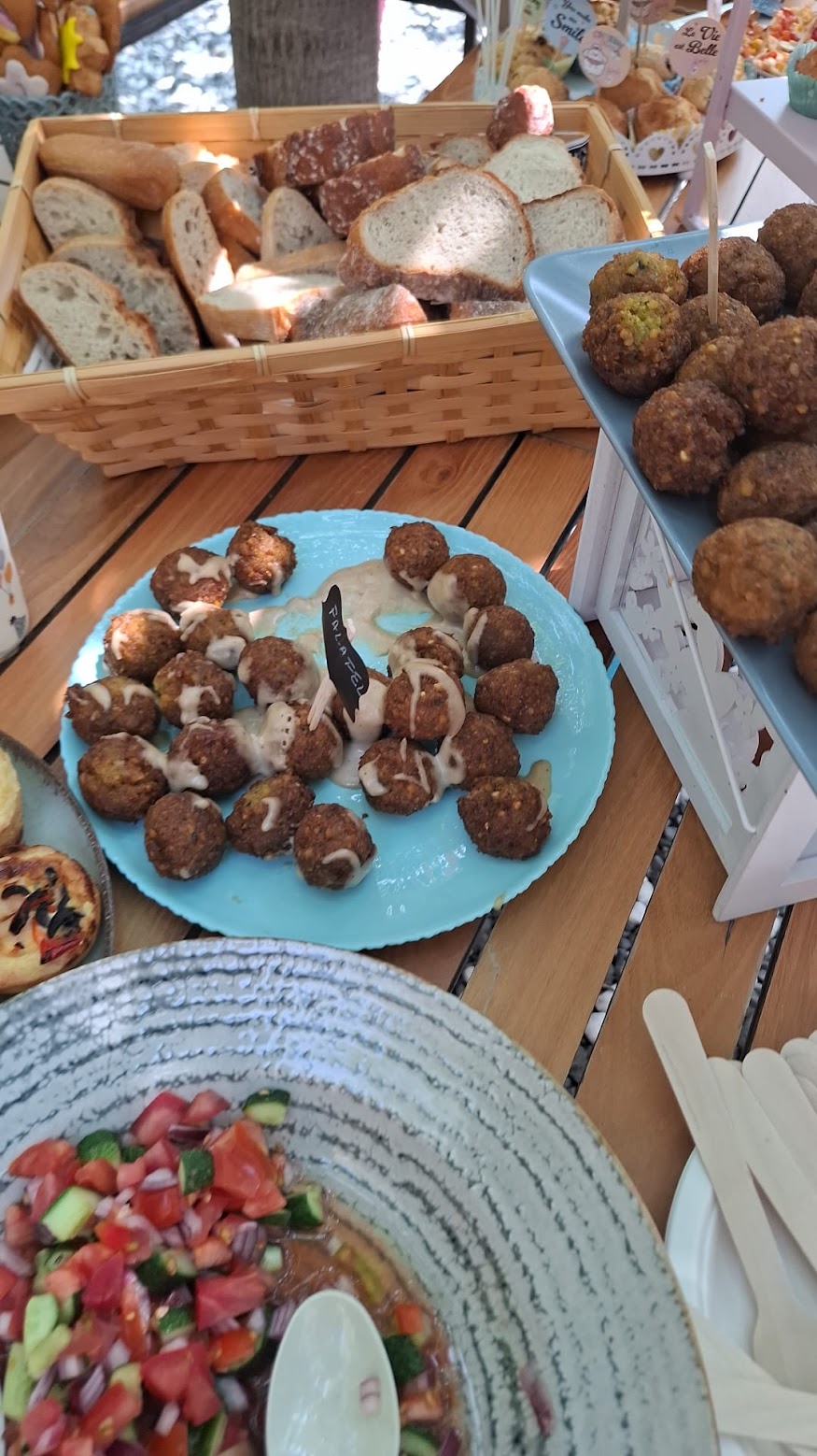 Falafel salata
